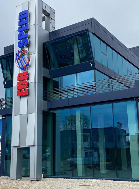 Dezvoltam constructii industriale, aflate in stadii diverse de executie, menite sa ofere eficienta si durabilitate!